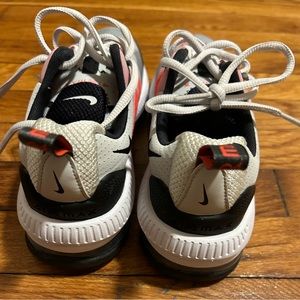 Women’s Nike Airmaxes